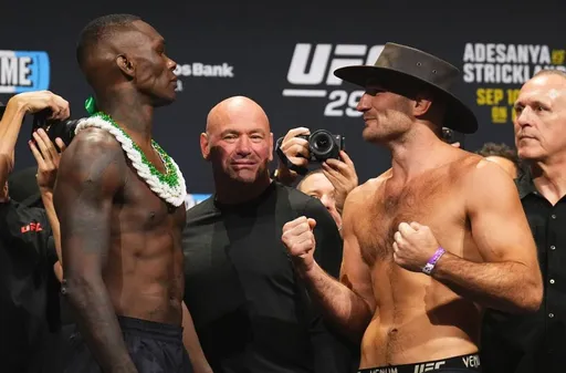 Стрикленд победил Адесанью и стал новым чемпионом UFC в среднем весе