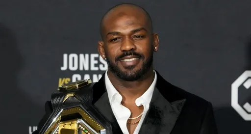 Чемпион UFC Джонс намерен провести еще два боя перед завершением карьеры