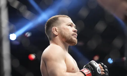 Петр Ян поздравил Двалишвили с успешной защитой титула UFC против Умара Нурмагомедова