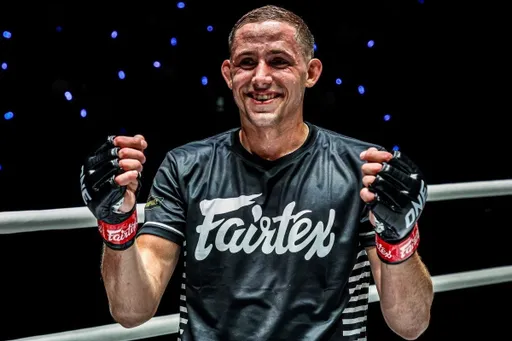 Россиянин Бондарчук нокаутировал турка Гусейнова на турнире ONE Friday Fights 124