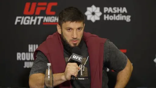 Куниев: Джонсу пора освободить титул UFC