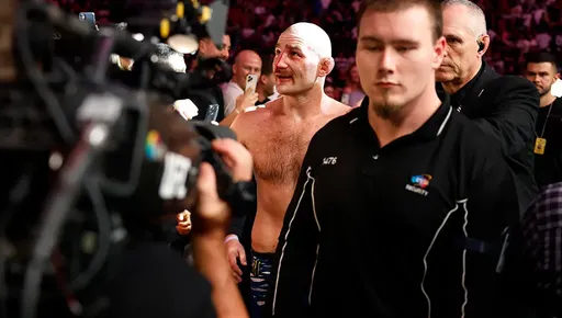 Чемпион UFC Мухаммад: Стрикленд – маленький клоун-расист, который прячется за образом бойца