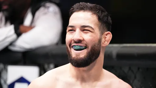 Имавов ответил экс-чемпиону UFC, назвавшему его террористом