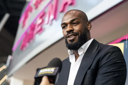 Чемпион UFC Джонс – о победе Канело в бою с Мунгией: что за легенда