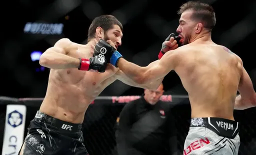 Уланбеков обратился к Хабибу после победы на UFC 296
