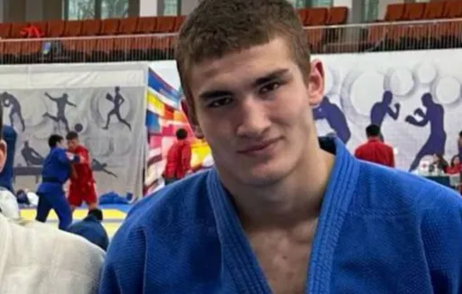 Член сборной России по дзюдо Зозиров спас тонувшего подростка в московском парке