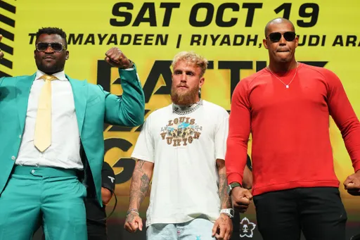 Где смотреть турнир PFL Super Fights: Фрэнсис Нганну – Ренан Феррейра