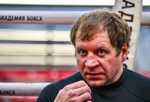 «Отполировал бы его лысину, засунул бы его язык в задницу»: Емельяненко рассказал о желаемом сопернике