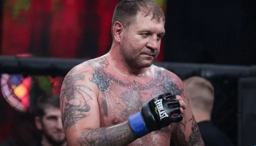 Александр Емельяненко опубликовал видео подготовки к бою с Дациком
