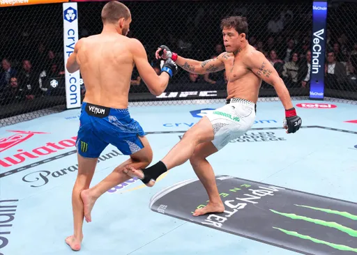 Борральо победил де Риддера решением судей в со-главном бою турнира UFC 326