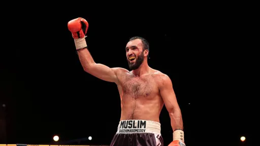 Гаджимагомедов победил Мчуну и защитил титул WBA