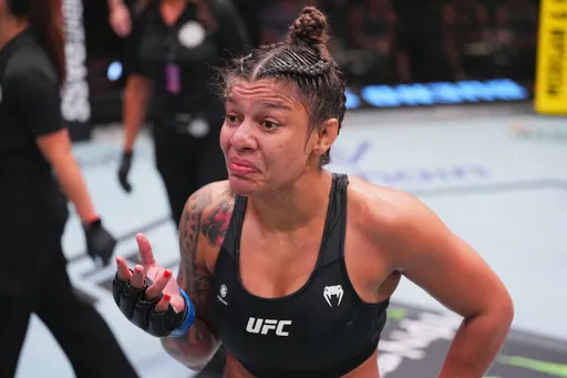 Претендентка на титул UFC Буэно Силва пообещала убить Пенью
