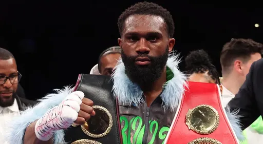 Временный чемпион WBA Эннис выйдет на ринг в мае