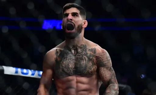 Топурия оставил послание чемпиону UFC Махачеву