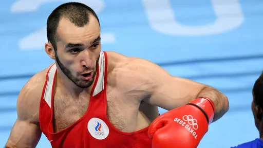 Гаджимагомедов победил Ла Круса на турнире «Ночь чемпионов IBA» в Серпухове