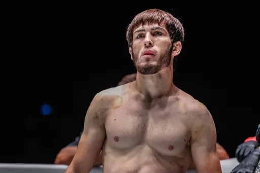 Россиянин Дауев потерпел досрочное поражение на турнире ONE Fight Night 35