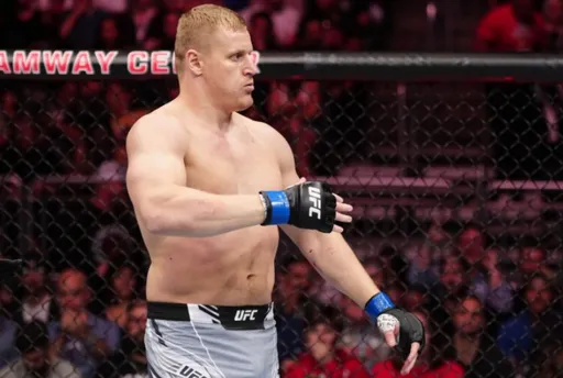 Павлович оказался легче Кортеса-Акосты перед боем на турнире UFC в Шанхае