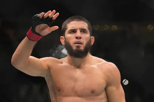 Махачев заявил о готовности провести бой с Топурией на турнире UFC в Белом доме