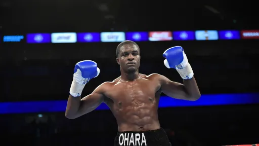 Бой за титул временного чемпиона WBA между Дэвисом и Барросо отложен