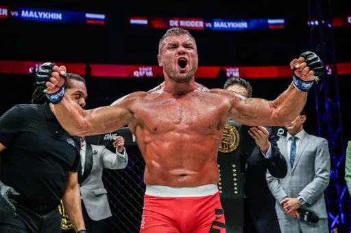 Малыхин оценил чемпионские амбиции де Риддера в UFC