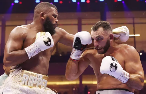 Баду Джек победил Ноэля Микаэляна в бою за титул WBC в первом тяжелом весе