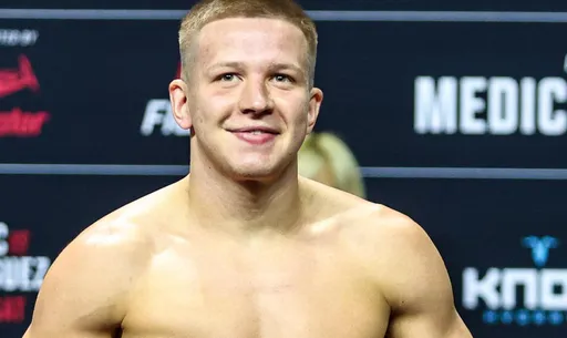 Россиянин Вологдин прервал молчание после первого поражения в UFC
