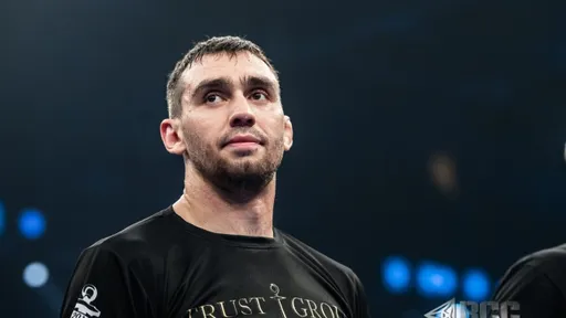 Мартынов победил экс-чемпиона ONE Аббасова на турнире RCC 19