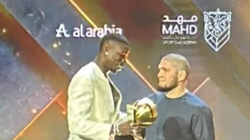 Хабиб вручил Погба награду за лучший камбэк года на церемонии Globe Soccer Awards