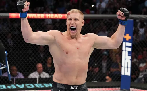 Боец UFC Сергей Павлович посетил Comedy Club