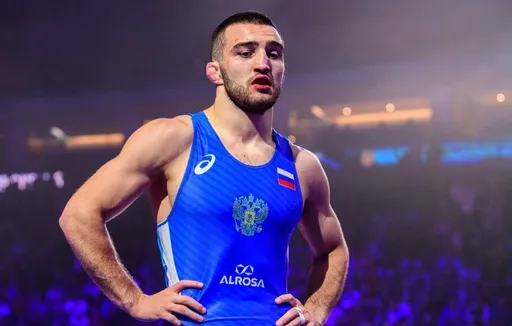 Российский борец Баев стал двукратным чемпионом Европы