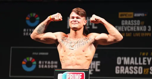 Боец UFC Лопес объявил о старте тренировочного лагеря