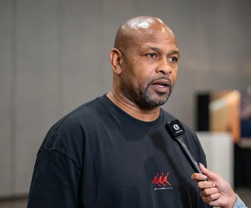 Рой Джонс раскритиковал лигу Zuffa Boxing