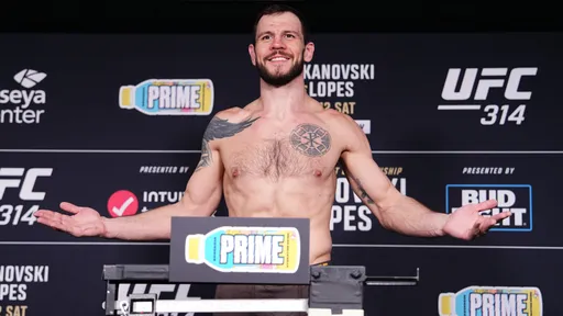 Появились судейские записки боя Крылова и Букаускаса на турнире UFC 324
