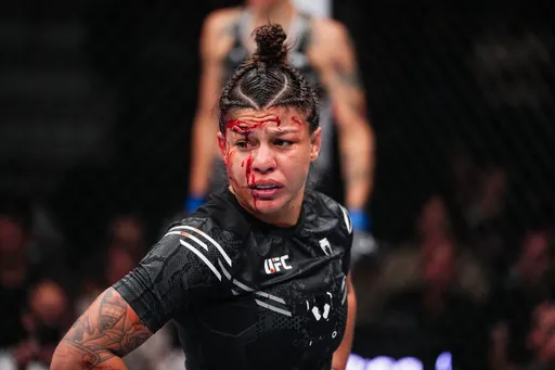 Буэно Силва и Кавальканти проведут бой 9 ноября на турнире UFC Vegas 111