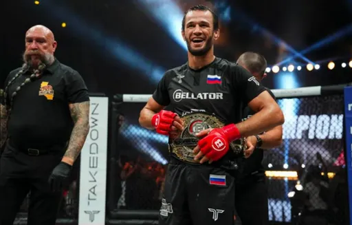 Стала известна статистика боя Нурмагомедова и Хьюза за пояс чемпиона Bellator в легком весе