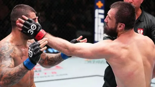 Сколько стоит победить Нурмагомедова: на турнире UFC on ESPN 46 больше всех заработал Миллер
