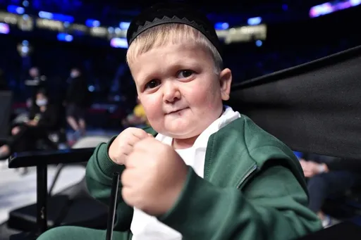 Хасбик сообщил о подписании контракта с UFC