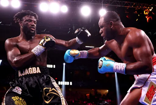 Санчес и Аджагба определят следующего соперника Усика по линии IBF