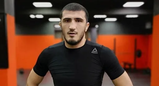 Эмеев считает, что судьи отобрали пояс Анкалаева