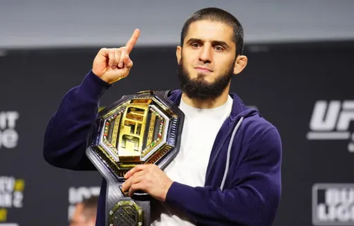 Нурмагомедов: в UFC попросили Махачева сменить дивизион, чтобы Топурия стал чемпионом в легком весе