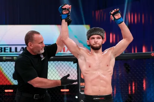 «Тофик не мог разговаривать, у него было сломано ребро». Интервью бойца Bellator Александра Шаблия