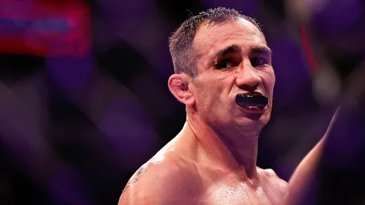 Рекорд по поражениям в UFC, авария и теперь бой с блогером: стремительное падение Тони Фергюсона