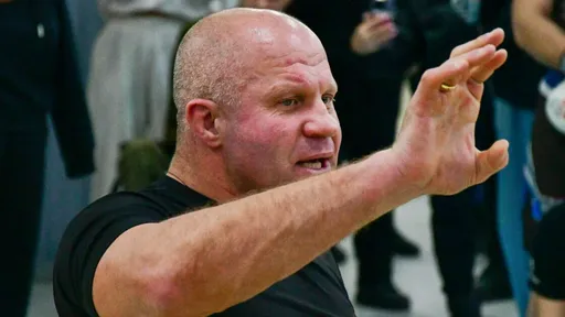 Марк Хант рассказал, как Федор Емельяненко предлагал ему выпить водки