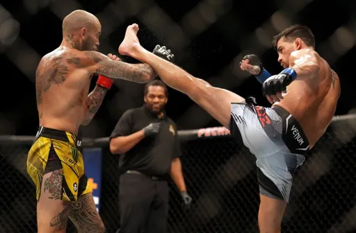 Стали известны обладатели бонусов на турнире UFC on ESPN 41