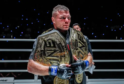 Олейник: зачем Малыхину уходить в UFC, если и так все хорошо?