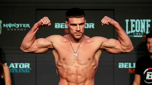 Чемпион Bellator Немков может пропустить бой с кубинцем Ромеро в феврале