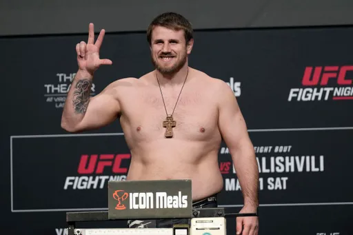 Романов проведет бой с Насименто 3 ноября на турнире UFC Fight Night 246