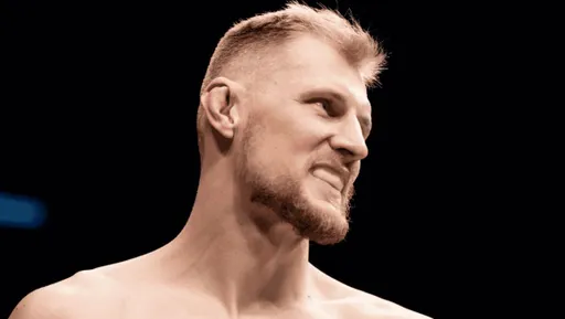 Александру Волкову предложили новый контракт с UFC