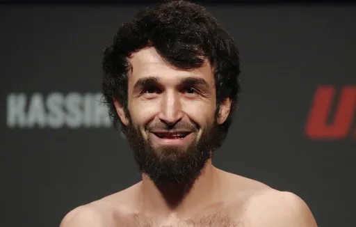 Забит Магомедшарипов завершил карьеру в UFC