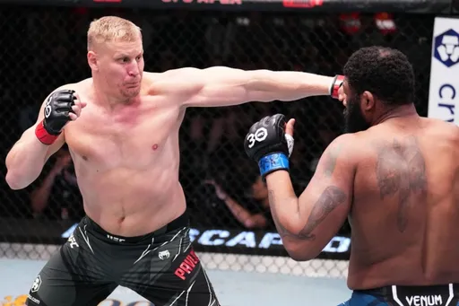 Павлович получил бонус за «Лучшее выступление вечера» по итогам UFC Fight Night 222